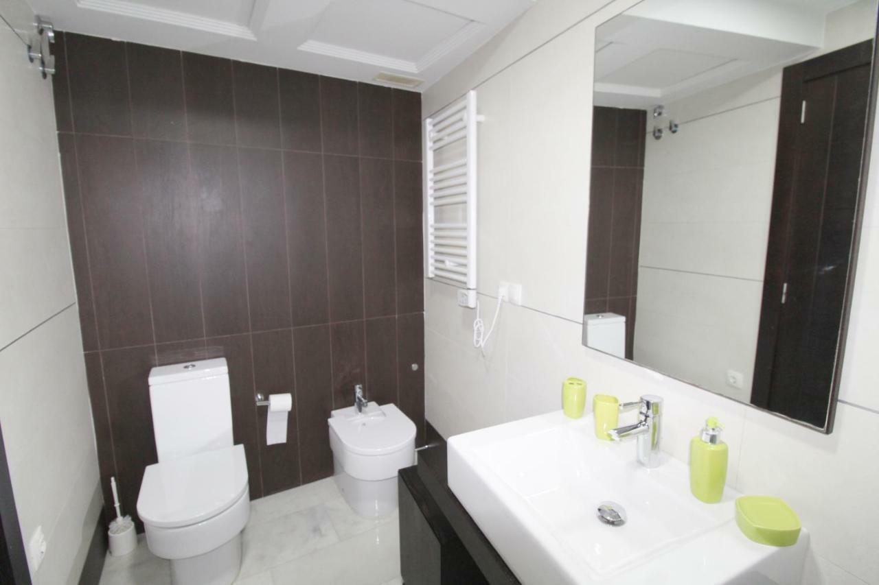 Precioso Apartamento Al Lado De Las Torres De Serrano Walencja Zewnętrze zdjęcie