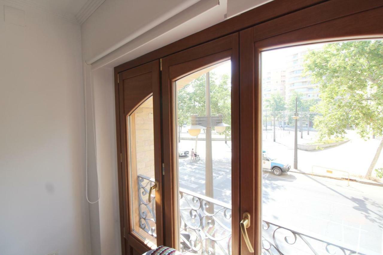 Precioso Apartamento Al Lado De Las Torres De Serrano Walencja Zewnętrze zdjęcie